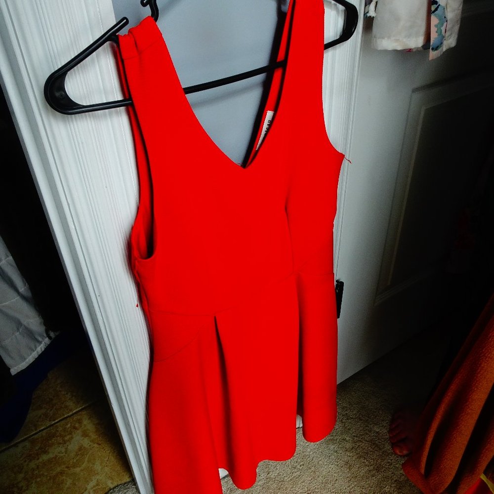 red v line sleeveless dress